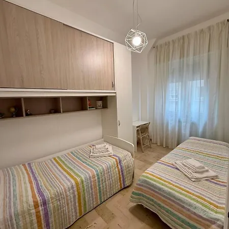 In Centro Vicino Al Mare شقة